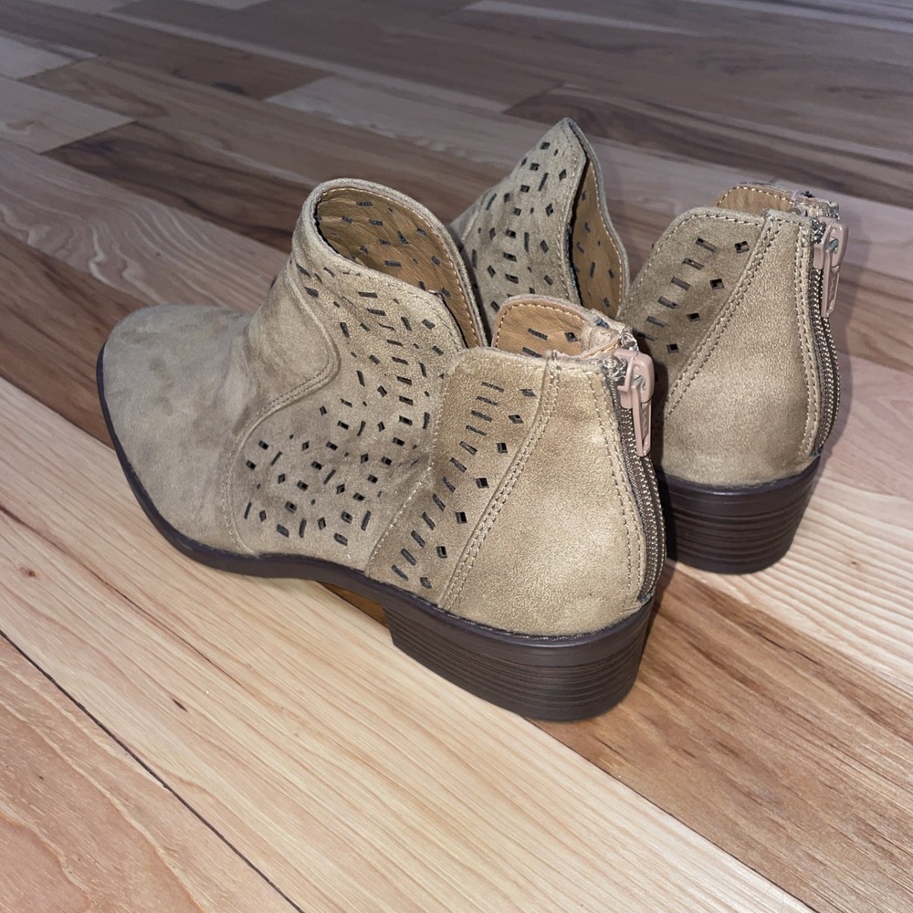 Eurosoft by Sofft Booties Ankle Tan Suede Laser Cutout Suede Zip Western 8.5 - Picture 11 of 12